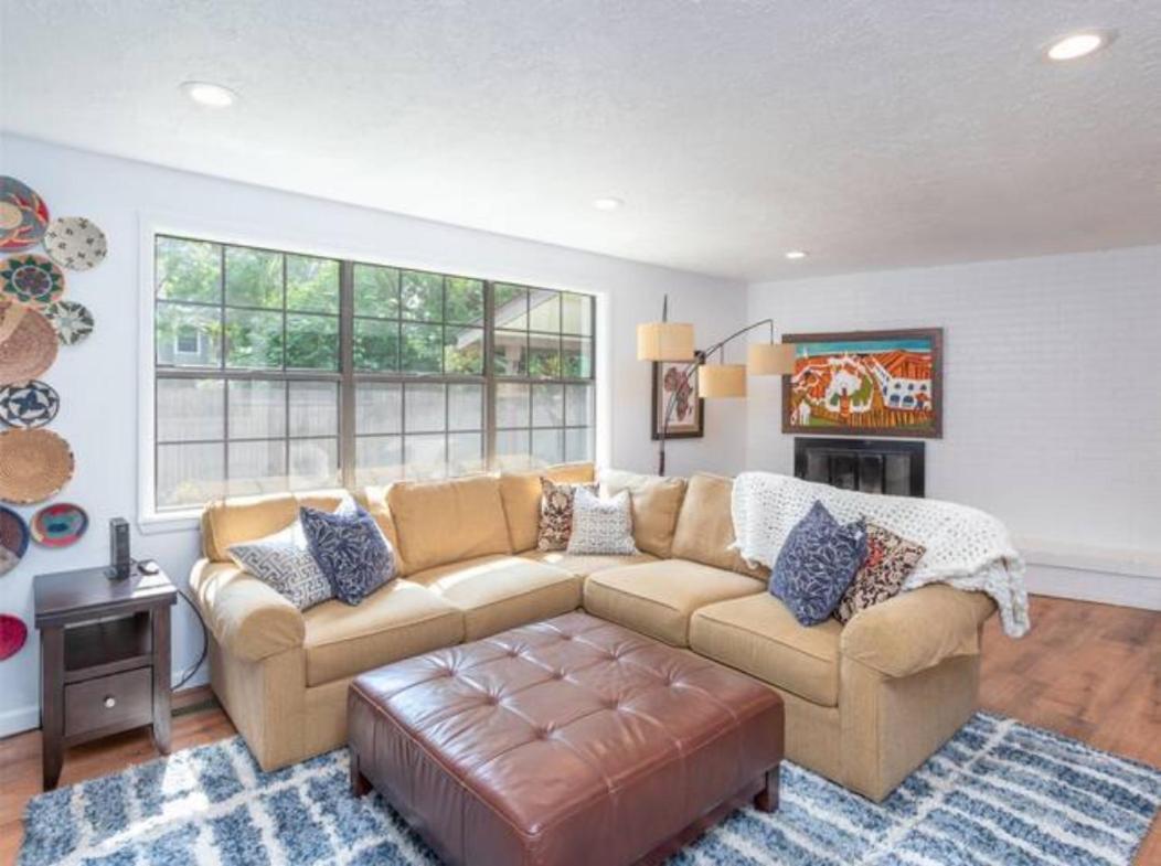 Experience Nirvana With Artwork Collections From Around The Globe Located In Lakewood Neighborhood In Se Boise Next To A Park, Minutes From Bown Crossing And The Boise River, 10 Minutes To Downtown, 4 Beds, Sleeps 8, Pets Welcome In Large Fenced In Y Exterior foto